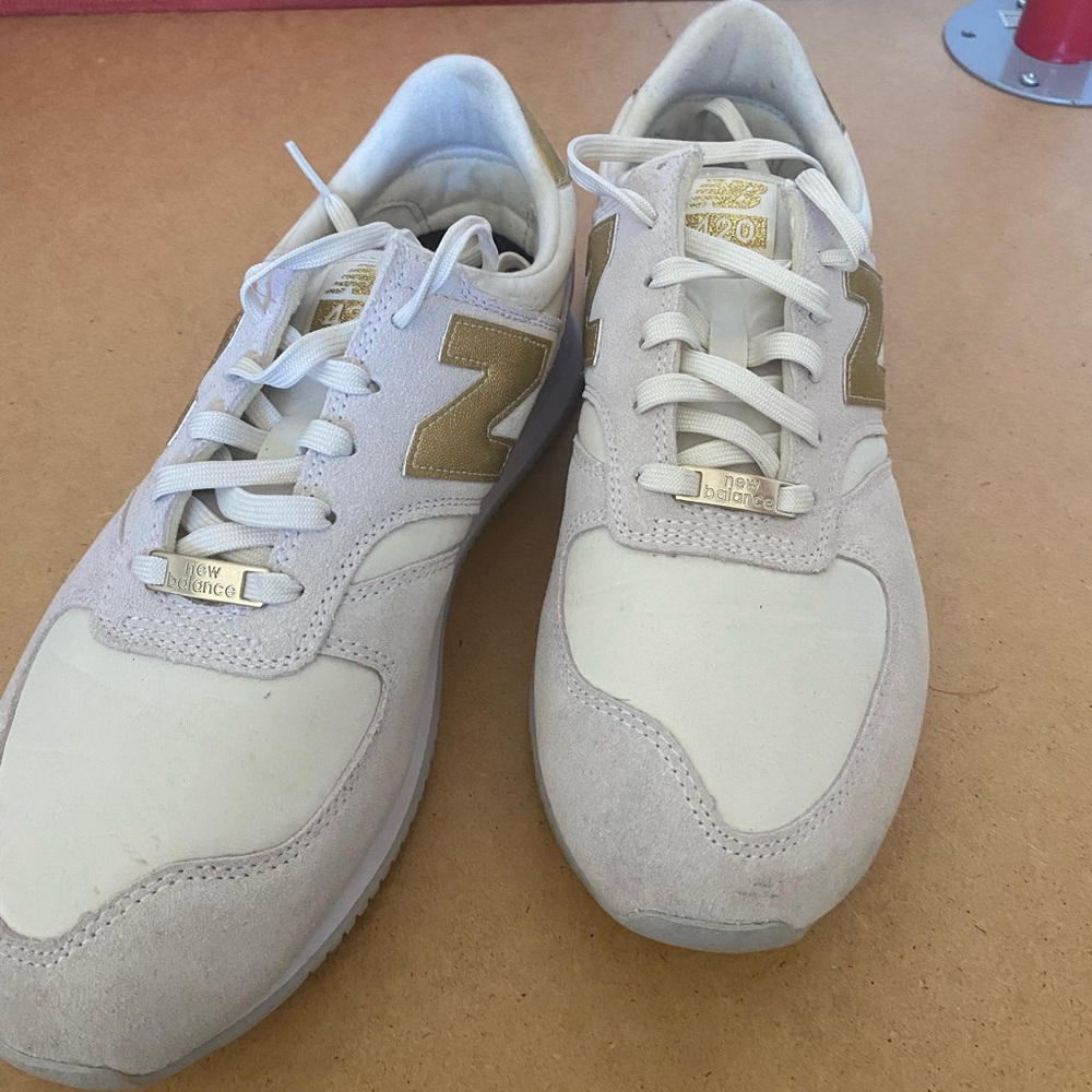 White and gold new balances 520- size 10.5